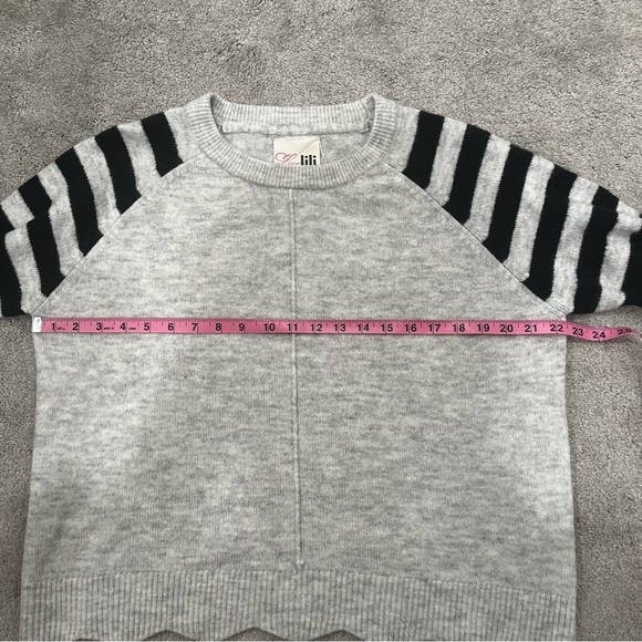 Love lili Striped Sweater Women’s Sz L - Picture 6 of 7